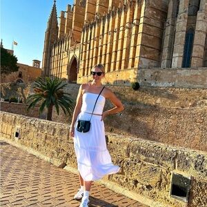 Elegant White midi skirt